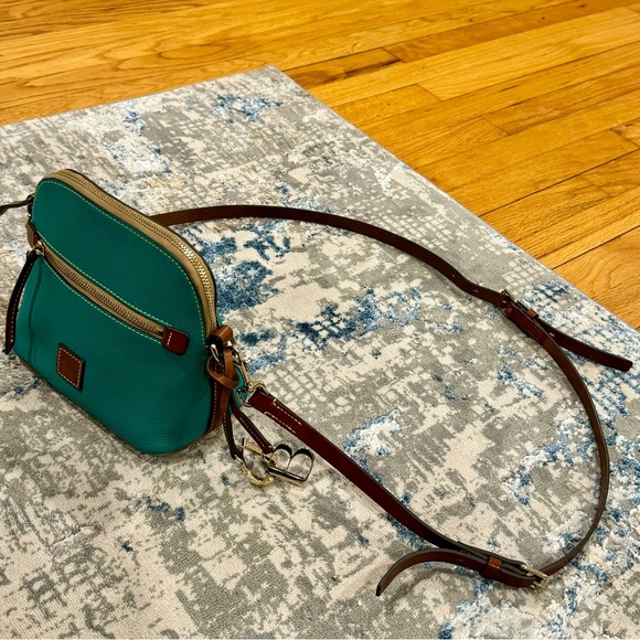 Dooney & Bourke Pebble Grain Domed Crossbody Handbag in Spearmint! - Picture 5 of 12